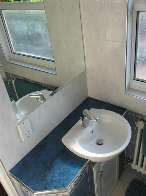 Modern Cosy Private Studio, Wifi, Ip-Tv, Must See Ρόμφορντ Εξωτερικό φωτογραφία